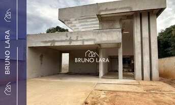 Imagem: Casa à no Condomínio Portal Do Igarapé