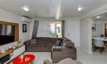 Imagem 3: Casa Alto Padrão com Piscina, 5 Dormitórios e Segurança Completa 381m² Privativos