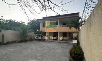 Imagem: Casa nascente avarandada com jardim Edson