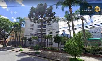 Imagem 1: Amplo apartamento em ótima localização no Alto da Glória