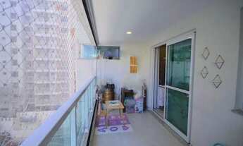 Imagem 3: Lindo Apartamento decorado em fino acabamento com varanda, 2 dormitórios sendo 1 suíte à