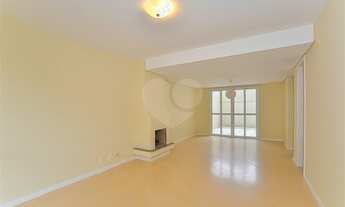 Imagem 4: Excelente sobrado 03 dorm. em condomínio tranquilo com ótima localização