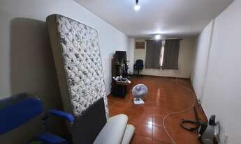 Imagem 7: Casa para aluguel tem 600 metros quadrados com 6 quartos lado linha amarela