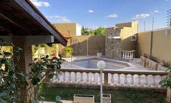 Imagem 4: Casa para venda tem 297 metros quadrados com 3 quartos