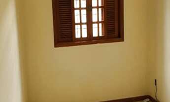 Imagem 3: Sobrado para aluguel possui 180 metros quadrados com 5 quartos