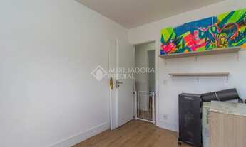 Imagem 7: Apartamento para venda tem 70 metros quadrados com 3 quartos em Passo da Areia - Porto Ale