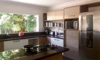 Imagem: Casa para venda tem 330 metros quadrados