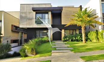 Imagem: SANTANA DE PARNAIBA - Casa Padrão - Tambore