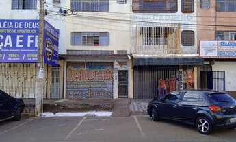 Imagem: Prédio inteiro com 04 pavimento, subsolo