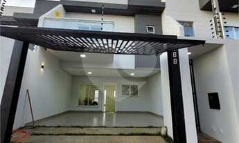 Imagem 1: Sobrado à venda com uma super sobra de terreno - Tropical III - Cascavel/pr - 3 quartos