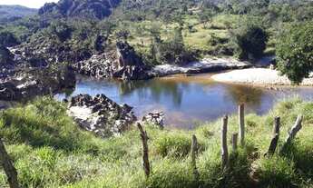 Imagem 5: Chacara com rio passando no fundo