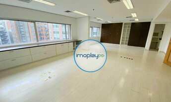 Imagem 2: Conjunto comercial com 64m² vão livre, com piso laminado, 01 banheiro e copa