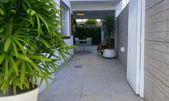 Imagem 3: Casa de condomínio para venda tem 255 metros quadrados com 4 quartos