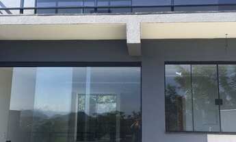 Imagem: Residência dentro de condomínio com vista