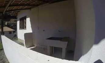 Imagem 4: Casa de 2 dormitórios e 2 kitnets em terreno de 350m² no bairro Trinta Reis