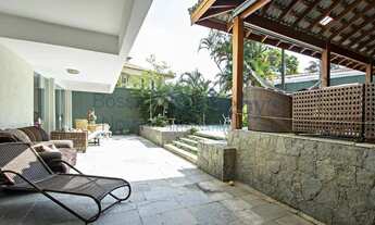 Imagem 6: Casa com piscina e espaço gourmet em localização privilegiada