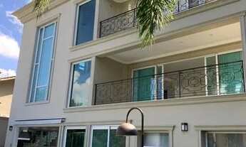 Imagem 7: Casa de condomínio para aluguel possui 695 metros quadrados com 5 suítes e 4 vagas- Alphav