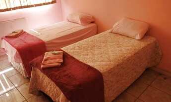 Imagem 2: Quarto duplo para diária em frente a Aduana Paraguay