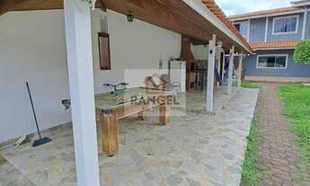 Imagem 7: Ótima casa com amplo quintal, piscina e churrasqueira no centro de Vargem Grande/RJ