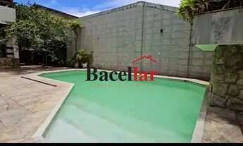 Imagem: Casa de rua / Residencial / Barra da Tijuca