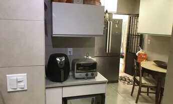 Imagem 2: Ótima casa 3 quartos, suíte, com piscina em cond. Ótimo local. Cód: 0496