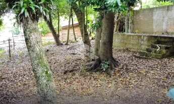 Imagem 6: Casa de madeira com 2 dormitórios em terreno bem localizado no Bairro Morro Santana