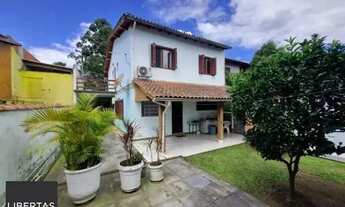 Imagem 5: Sobrado em Porto Alegre, no bairro Ponta Grossa, com 4 dormitório(s), e 4 banhei