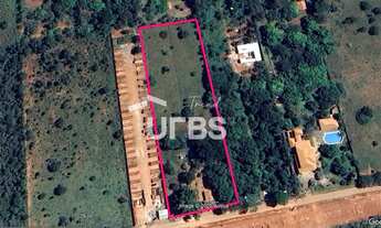 Imagem: Área de 12.000 m², plana e semi murada