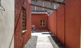 Imagem 2: Casa muito bem localizada, com 19 cômodos, para diversos fins