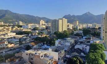 Imagem 7: Em frente a UERJ