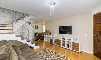 Imagem 3: Casa Sobrado à venda com 3 quartos sendo 1 suíte, 4 vagas de garagem, 128m2 privativos, em