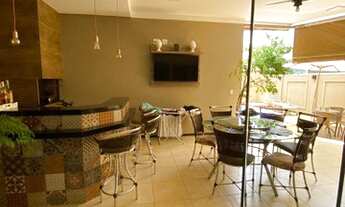 Imagem 7: Casa de condomínio para venda tem 235 metros quadrados com 3 quartos