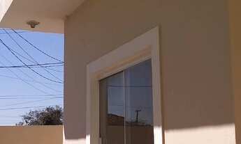 Imagem 1: Casa para venda possui 60 metros quadrados com 2 quartos em Araruama - Araruama - RJ