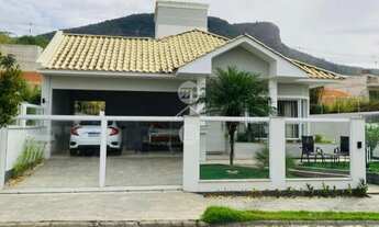 Imagem: Casa com 03 Dormitórios Sendo 1 Suíte