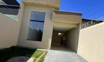 Imagem 2: Casa para venda com 119 metros quadrados com 3 quartos