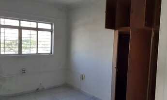 Imagem 4: Imbiribeira- Casa Térrea e 1° andar, com 4 quartos 1 suíte, copa-Cozinha, portão automátic