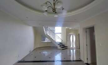 Imagem 3: Casa de condomínio sobrado para aluguel tem 240 metros quadrados com 3 quartos