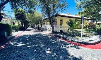 Imagem: Mansão triplex no condomínio mais arborizado