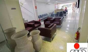 Imagem 2: Prédio comercial com 740 m²