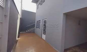 Imagem 2: Botucatu - Casa Padrão - Centro