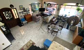 Imagem 5: Venda - Sobrado com piscina - 03 suítes- 300m² - Parque Industrial