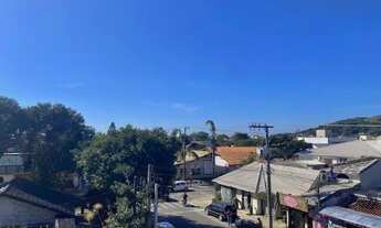 Imagem 2: Apartamento à venda no centro de Garopaba a 400m da praia com 115m2 na avenida central com