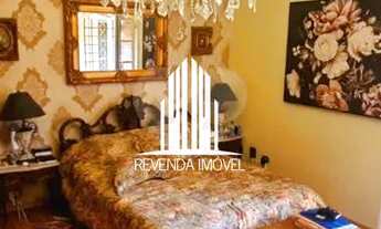 Imagem 7: CASA ASOBRADADA DE 300M², POSSUI 4 DORM (4 SUÍTES), 3 SALAS E 2 VAGAS, À VENDA NA REGIÃO I