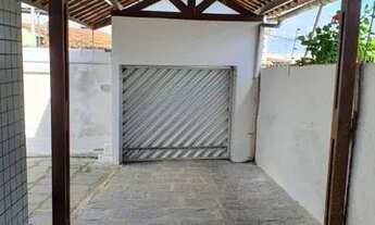 Imagem 2: Alugo Excelente Casa com ótima localização e 4 quartos