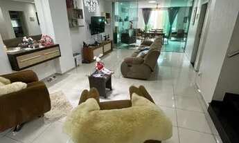 Imagem: Alugo casa com 3 suítes no Laranjeiras