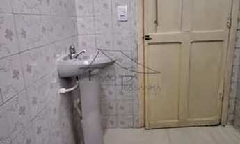 Imagem 6: Casa térrea espaçosa e conservada com grande garagem para locação, no bairro da Vila R