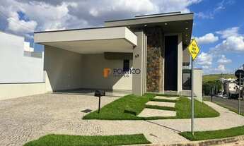 Imagem 2: Casa Térrea, 3 dormitórios, 1 suíte, 2 banheiros, sala, 4 vagas de garagem