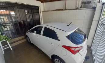 Imagem: Vendo casa com 4/4, sobrado, varanda, garagem