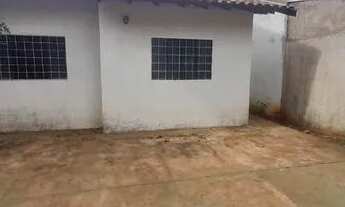 Imagem 2: Casa com varanda, churrasqueira. Santa Emília. Portão eletrônico, casa de 2 quartos e etc