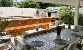 Imagem 6: Casa de condomínio para venda possui 600 metros quadrados com 4 quartos